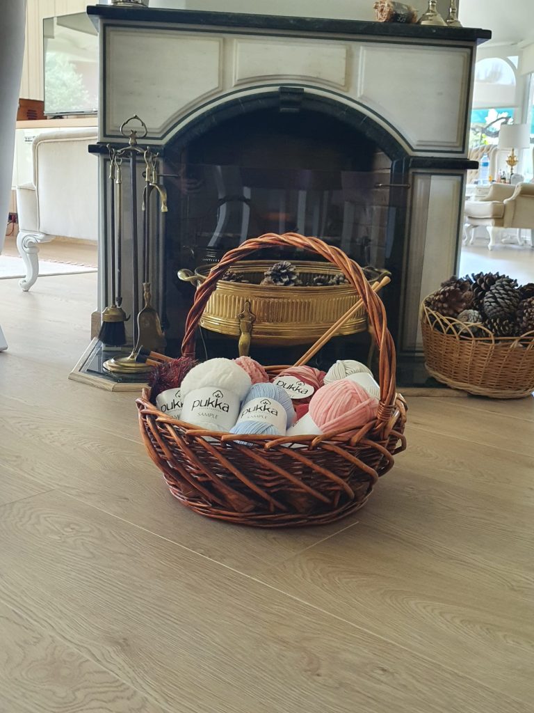 Hand Knitting as Quiet Luxury — The Elegance of Slowness